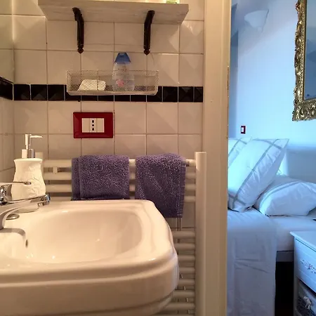 Pied A Terre With Terrazza In Center * Milaan